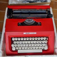 Macchina da scrivere Olivetti