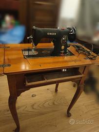 Singer 15M d'epoca con mobile originale in radica
