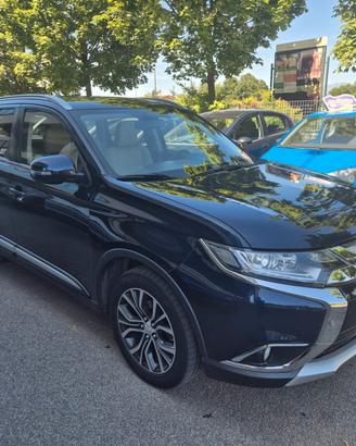 Mitsubishi Outlander 2.2 DI-D 4WD Instyle Plus SDA