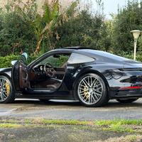 PORSCHE 911 Carrera 4S
