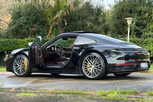 PORSCHE 911 Carrera 4S