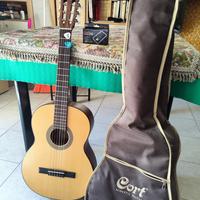 Chitarra acustica cort