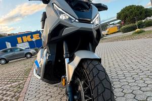 Honda X-ADV750 2026 pari al nuovo, solo 3300 km