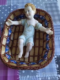 Bambinelli con cestino