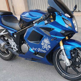 Hyosung GT125R