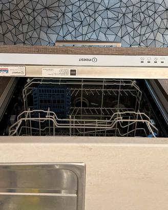 Lavastoviglie Indesit DIF 14B1 A da riparare