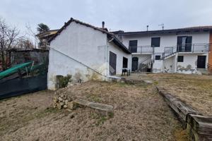 CASA SEMINDIPENDENTE A MONTAFIA