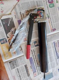 Ingrassatore pe motori fuoribordo