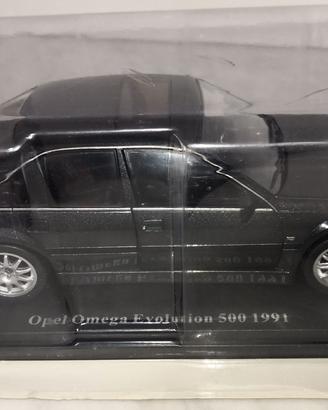 1/24 DIECAST MODEL OPEL OMEGA EVO 500 (1991)