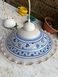 Lampadario in ceramica decorato a mano