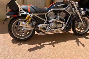 Moto Harley Davidson street rod ( VRSCR)-2006 .