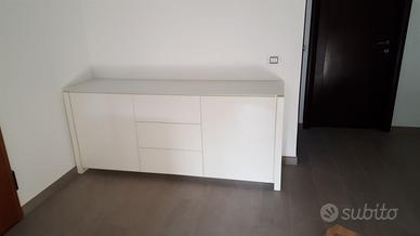Madia modello MAG, marca Calligaris