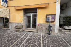 Negozio Arrone [Cod. rif 3304358ACG]