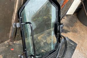 A145 Porta in vetro per mini pala Caterpillar