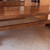 TAVOLONE, PANCHE, SEDIE E CREDENZA IN ARTE POVERA