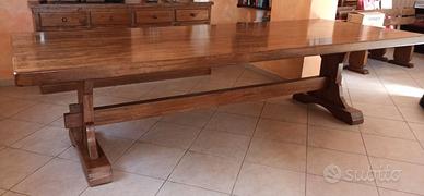 TAVOLONE, PANCHE, SEDIE E CREDENZA IN ARTE POVERA