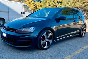 Volkswagen Golf GTI 2.0 TSI DSG 220 CV – 3 porte