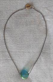 Collana con ciondolo in vetro soffiato