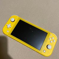 SWITCH LITE GIALLA + 3 GIOCHI