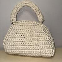 Borsa fatta a mano all’uncinetto