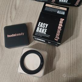Huda Beauty – Easy Bake Loose Powder Pound Cake  