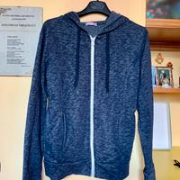 Felpa blu con cappuccio (XL)