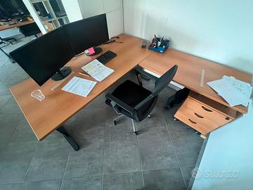 Scrivanie da ufficio a 5€ /cad Ritiro a vs carico