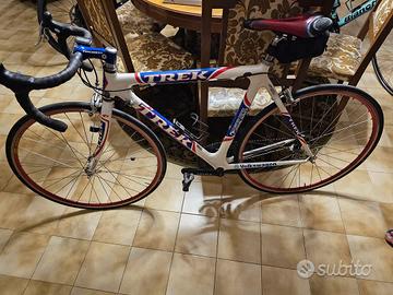 Bicicletta da corsa trek united postale
