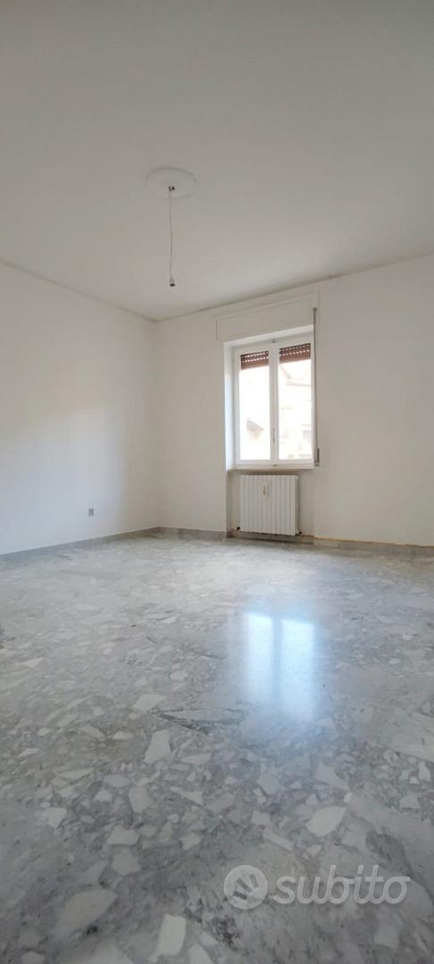 Luminosissimo appartamento - Vista 3