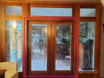 Porte con vetrate decorate a mano