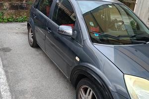 AUTO USATA Ford Fiesta anno 2005