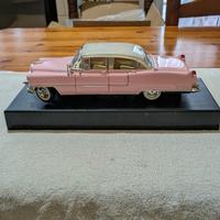 Modello Auto MRC Elvis' 1955 Pink Cadillac su base