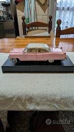 Modello Auto MRC Elvis' 1955 Pink Cadillac su base