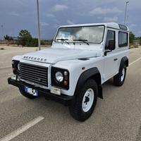 LAND ROVER Defender 90 2.2 TD4 Station Wagon N1