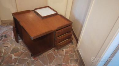 Tavolo bar in legno e metallo e rotelle Fiarm