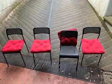 Sedie in plastica con cuscino