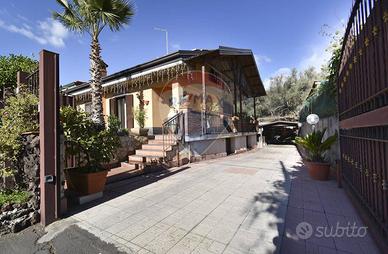 Villa o villino - Pedara