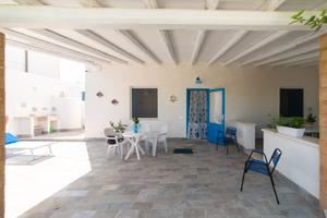 Villetta a pochi passi dal mare