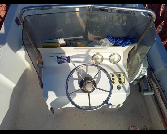 Motoscafo con motore