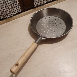 Padella in ferro forata per castagne caldarroste