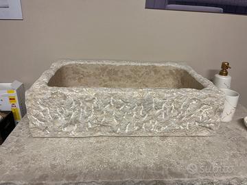 Lavabo da bagno in pietra d’istria