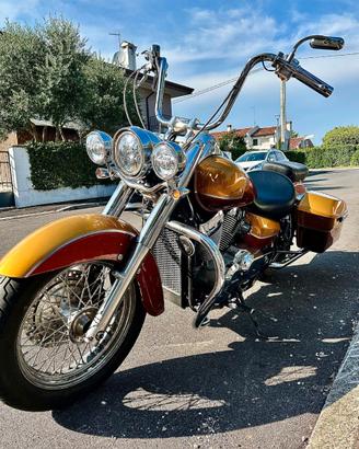 Honda Shadow Custom - molte parti artigianali