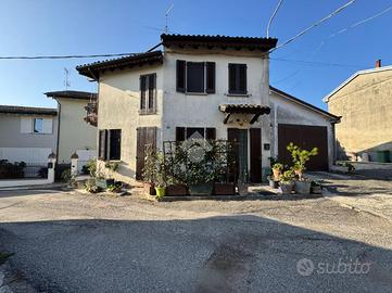 CASA SEMINDIPENDENTE A BOSNASCO