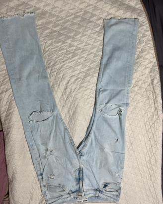 Jeans Bershka Super Skinny Chiarissimi Strappati