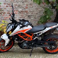 KTM DUKE 390