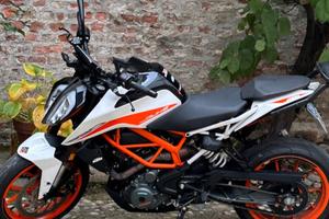 KTM DUKE 390
