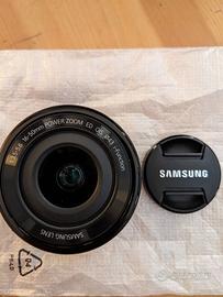 Obiettivo Samsung nero 16-50mm PowerZoom NX Mount