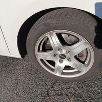 Cerchi in lega e pneumatici 205-55 R16