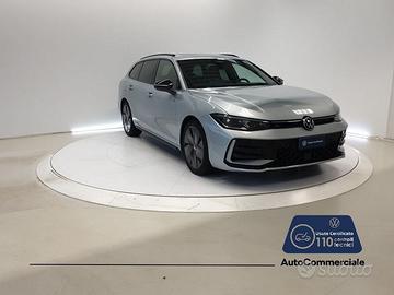 Volkswagen Passat 1.5 eTSI 150CV ACT DSG R-Li...