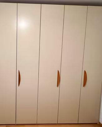 Armadio 5 ante 230 x 62,5 x 250 Disponibile subito